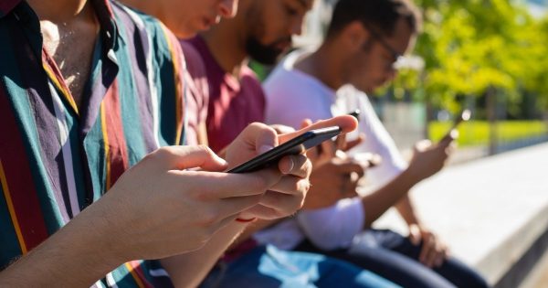 ONU alerta para necessidade de ampliar proteção a crianças na internet